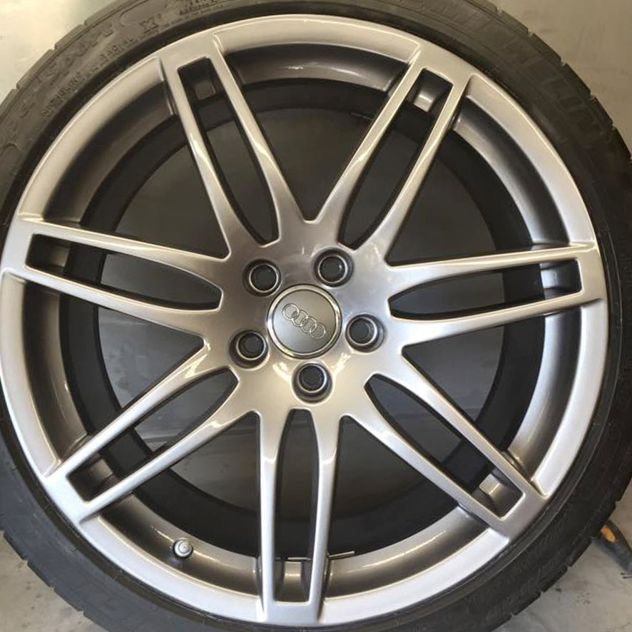 Audo RS4 repaired alloys